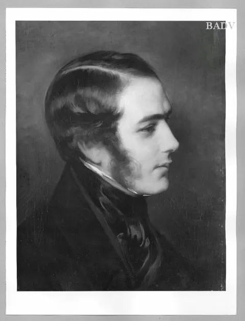 portrait Ratzeburg-Wartenburg, profile to right