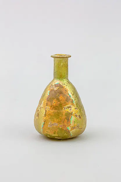 Glass perfume bottle