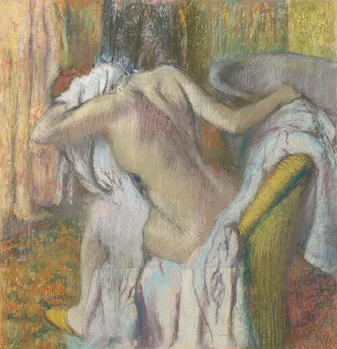 Mujer bañándose.